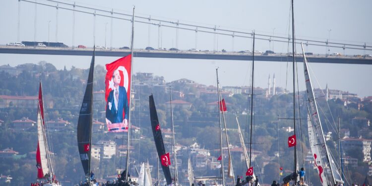 İstanbul Boğazı’nda Cumhuriyet Kupası Heyecanı Başlıyor