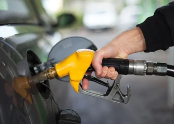 Salı Günü Benzine İndirim Beklentisi Sürücüleri Sevindirdi