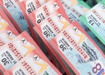 Cami Önünde Piyango Satışı Resmen Yasaklandı