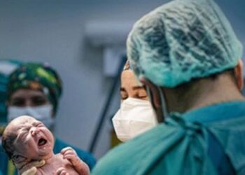 Sezaryen Denetiminde Şeffaflık: Bakanlık YZ ile Hastaneleri Nasıl İzleyecek? 🌐