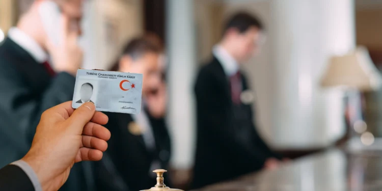 Otellerde artık kimlik fotokopisi alınmayacak: KVKK Kararı Yürürlükte